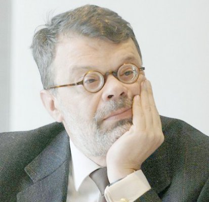 Barbu: Banii alocaţi prevenirii HIV reprezintă jumătate din bugetul ministerului